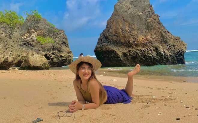 pantai bingin labuan sait