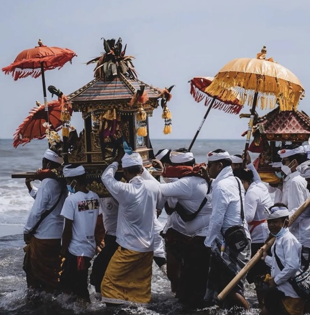 melasti di bali